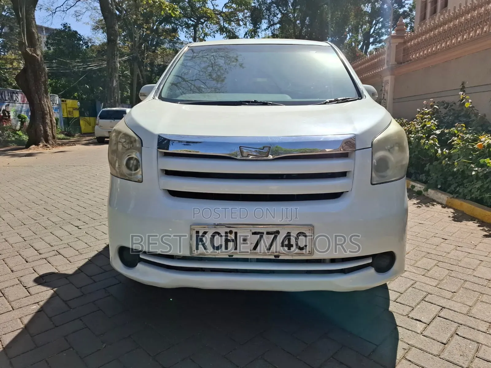Toyota Noah 2009 White
