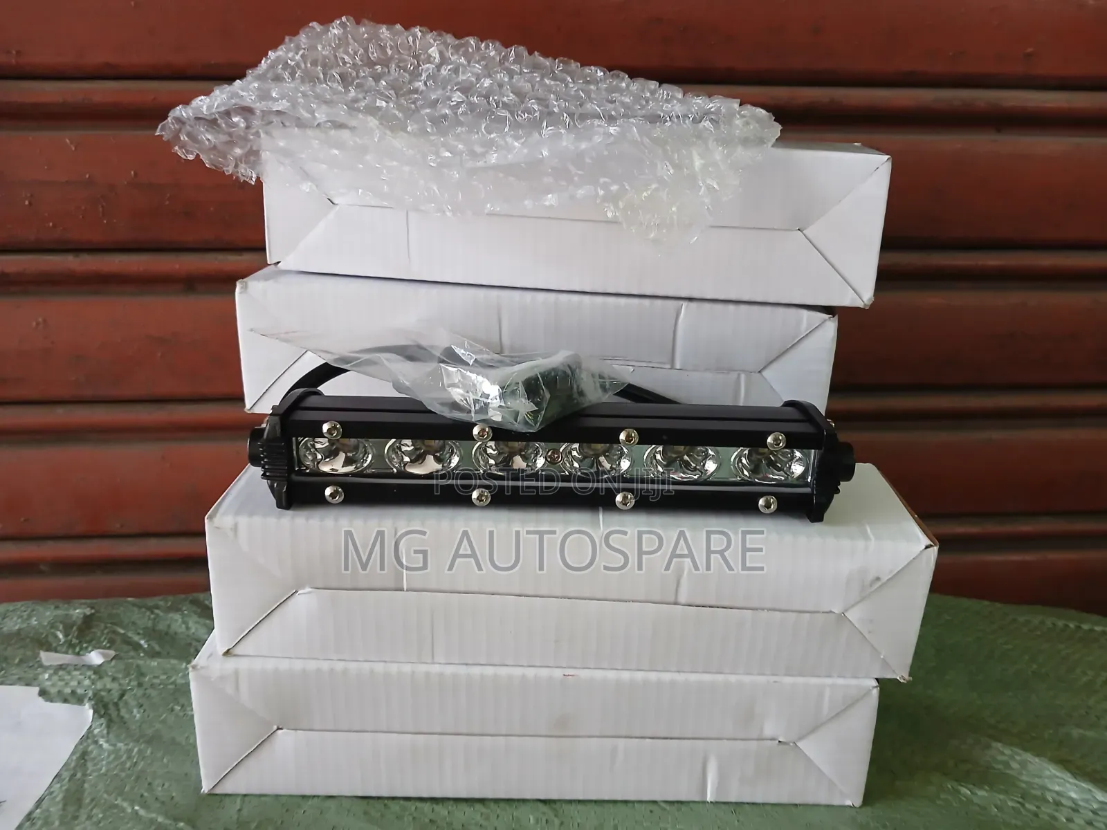 Automotive 6 Eyed LED Light Bar White
