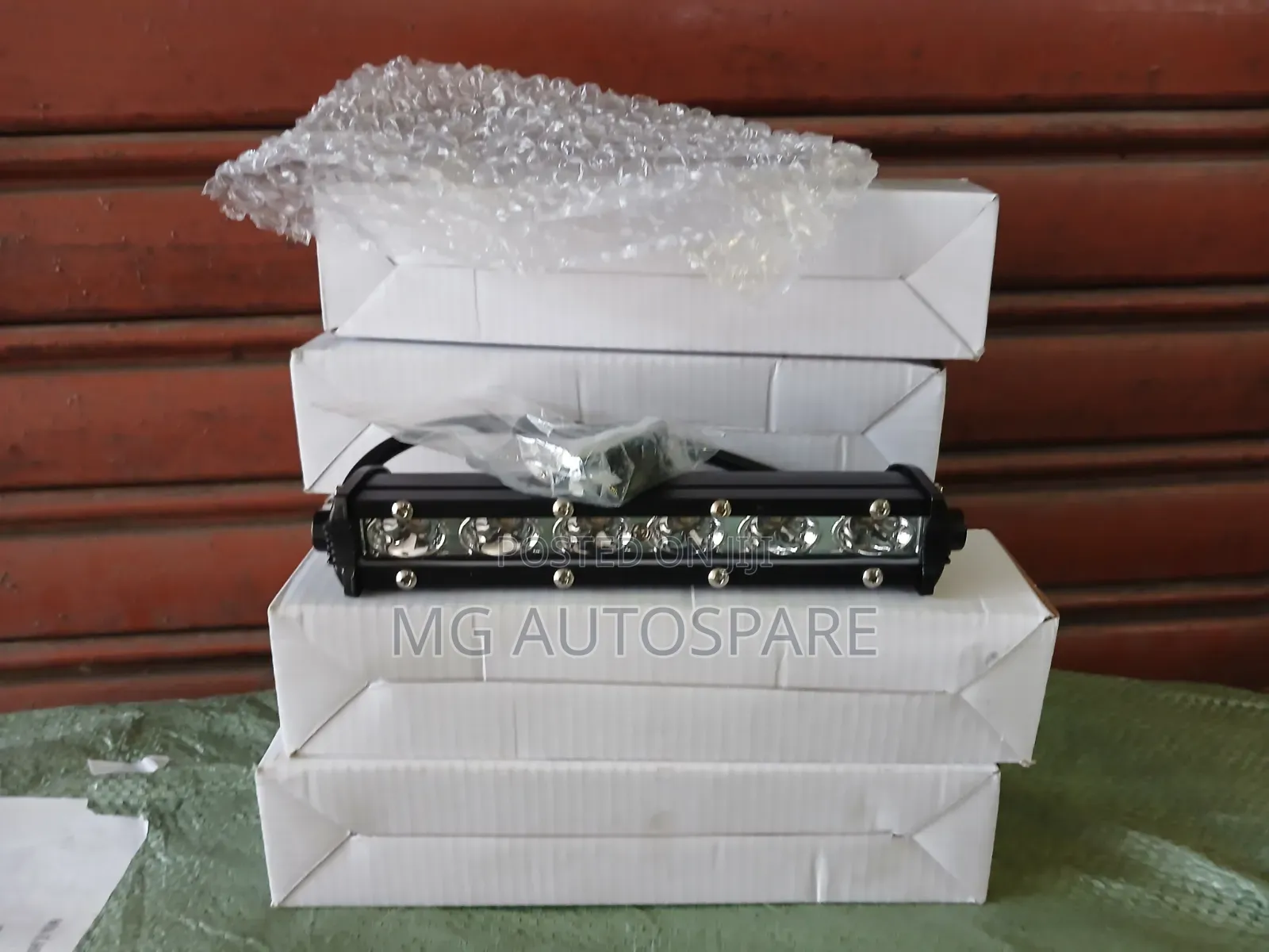 Automotive 6 Eyed LED Light Bar White