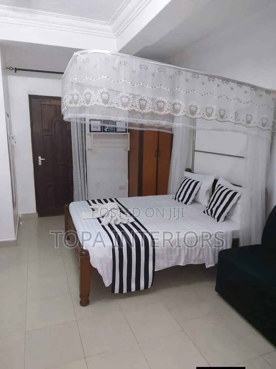 White Two Stand Rail Mosquito Nets With Floating Rail