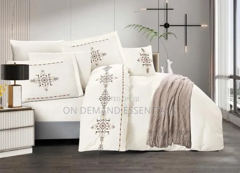 luxury Duvet Cover 
220cm by 240cm/6 X7
