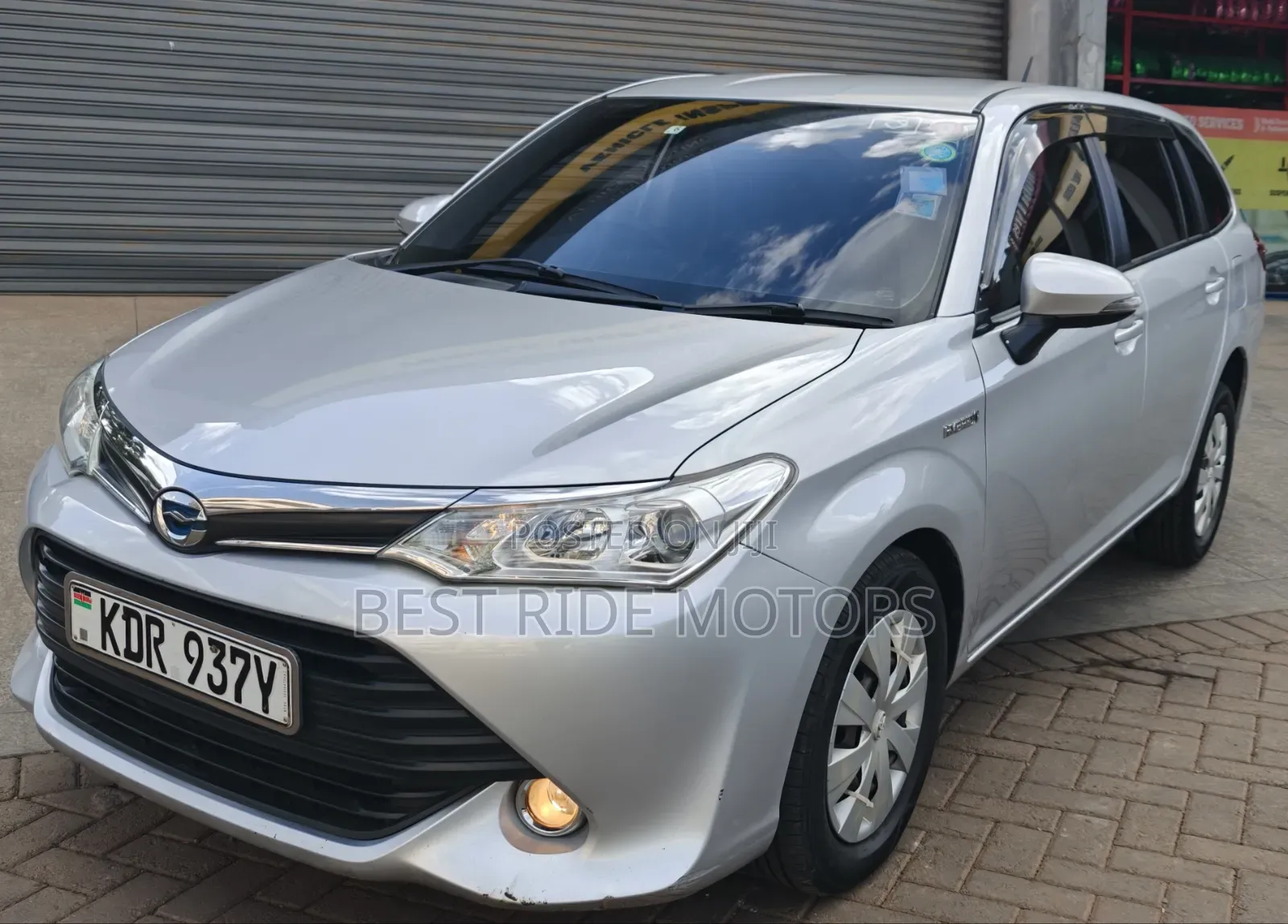 Toyota Corolla Fielder 1.5 Hybrid FWD 2017 Silver