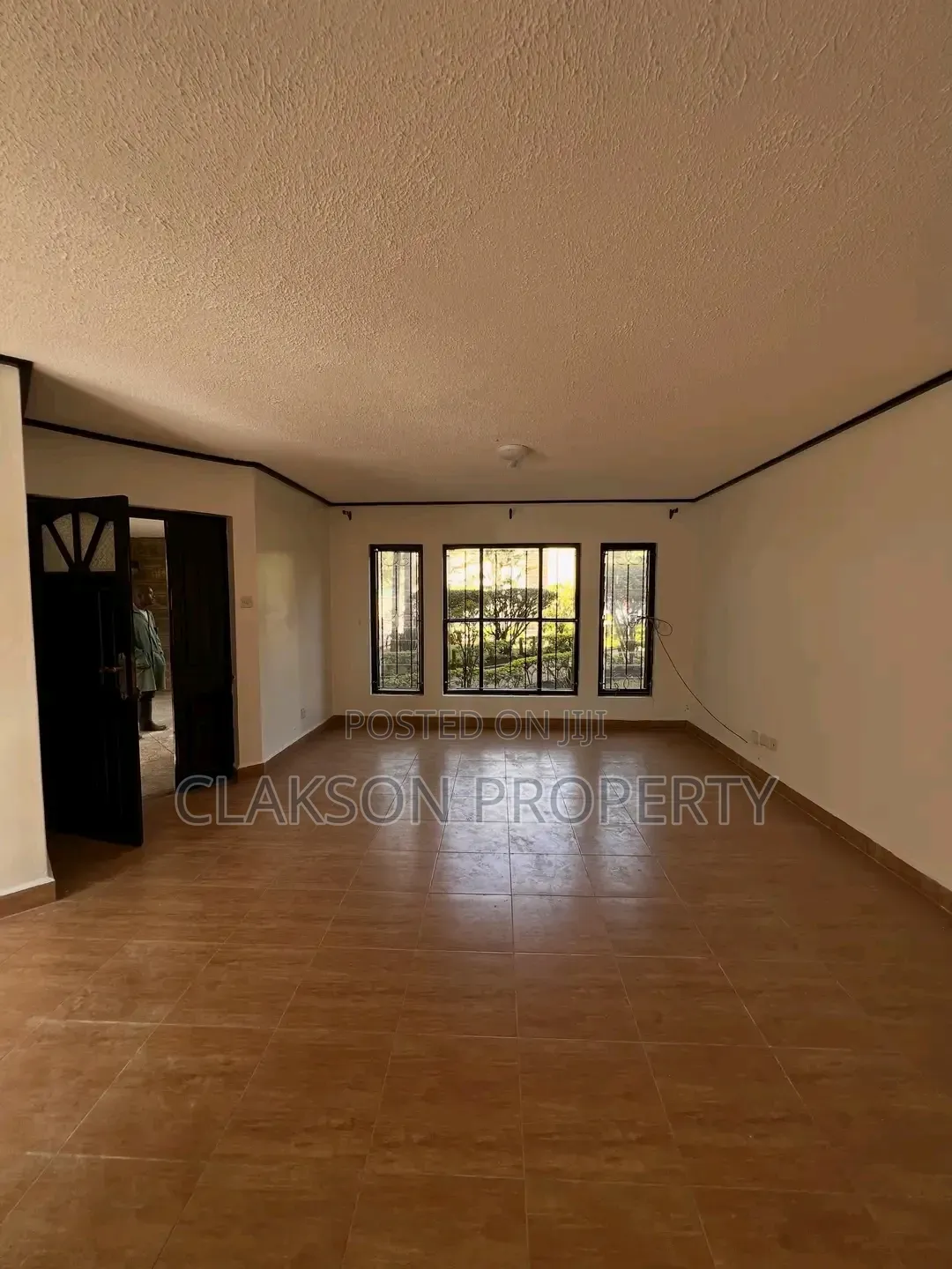 3bdrm Apartment in Kilimani, State House Area for rent
