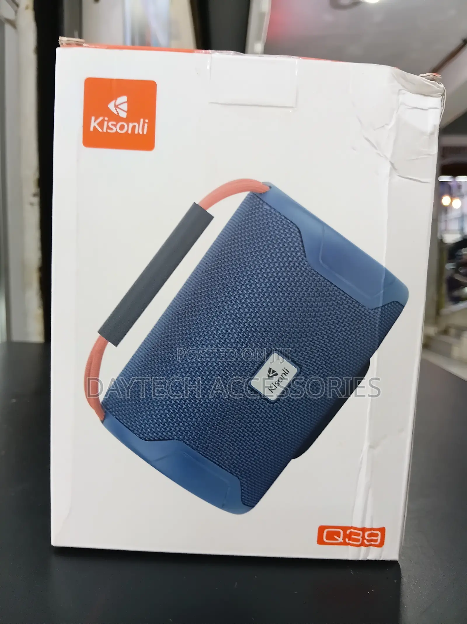 The Kisonli Q39 Portable Wireless Bluetooth Speaker 8W Output.