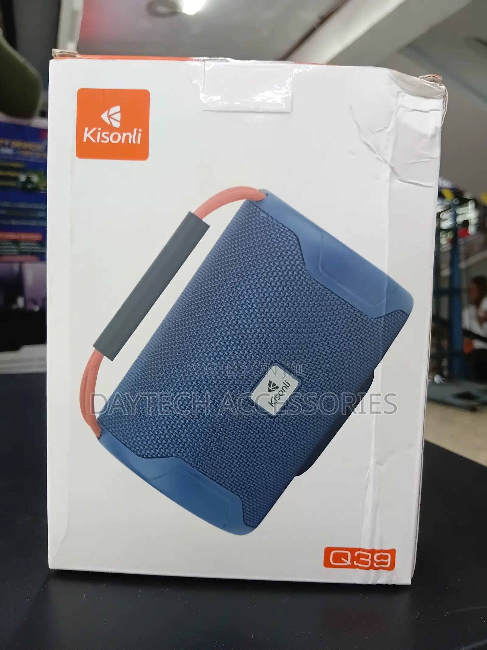 The Kisonli Q39 Is an 8W Mini Portable Wireless Bluetooth Speaker