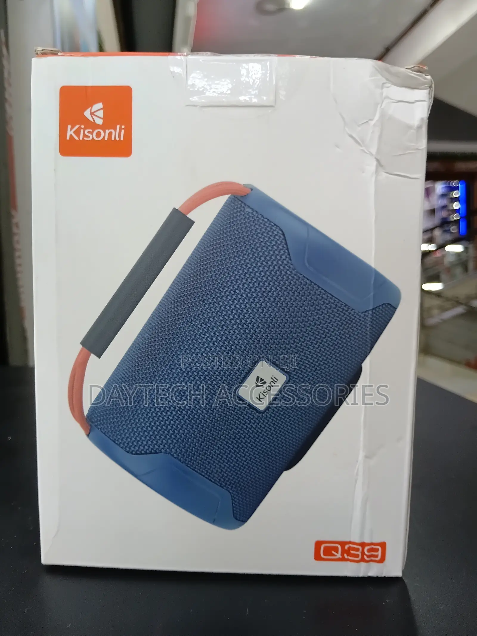 The Kisonli Q39 Is an 8W Mini Portable Wireless Bluetooth Speaker