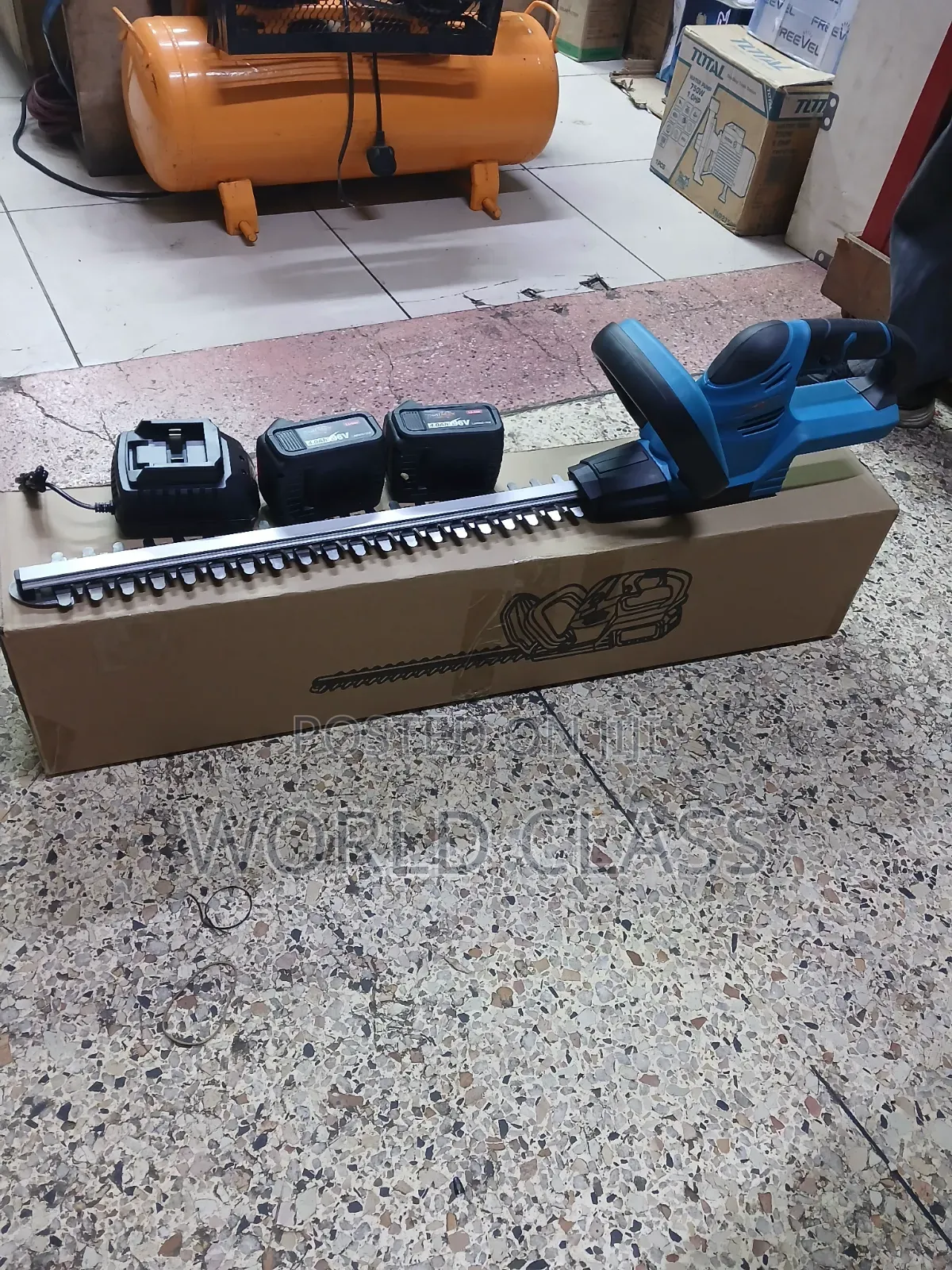 Cordless Electric Hedge Trimmer 96v With 2 Batteries Charger