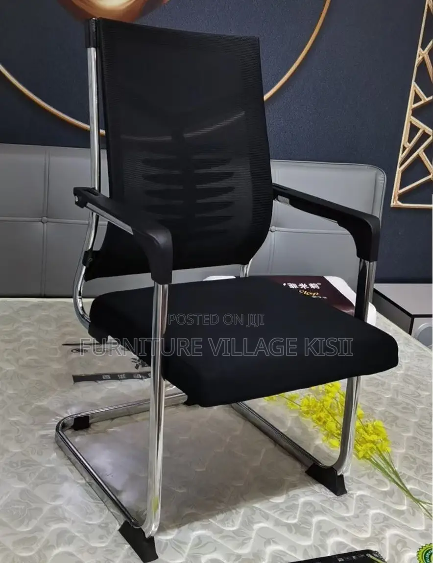 Office Chair: Ergonomic Mesh Visitors Seat