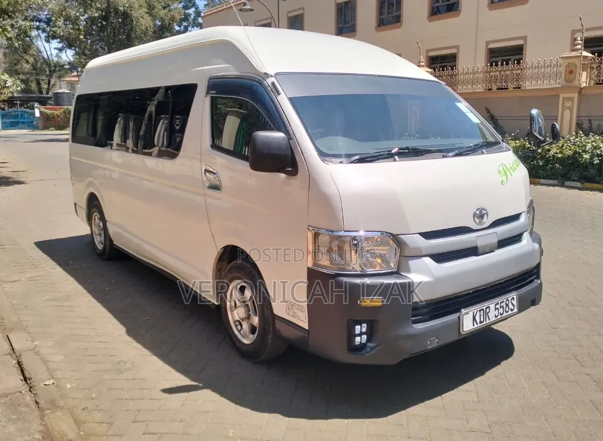 Toyota HiAce 2019 White