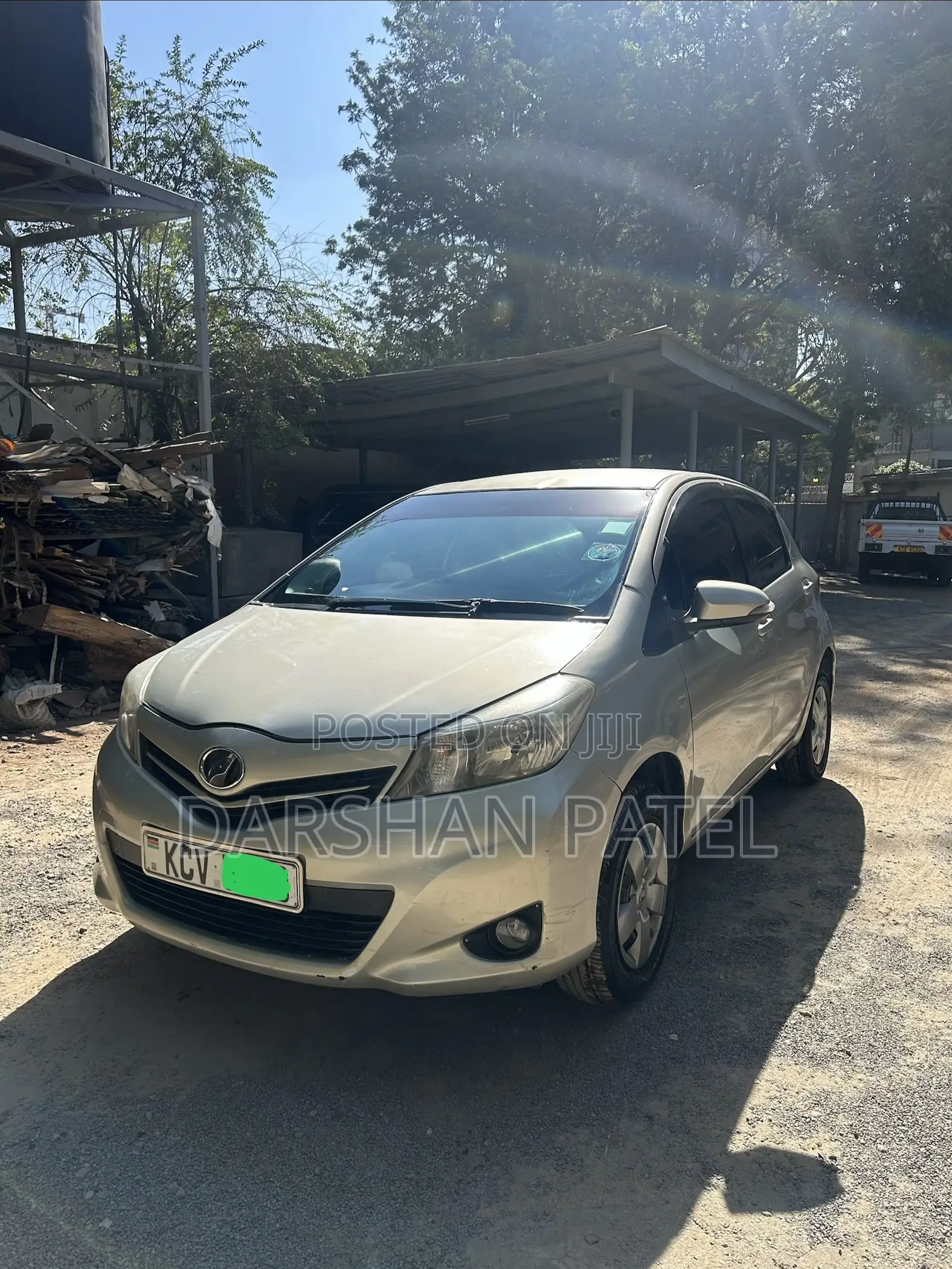Toyota Vitz 2013 Gold