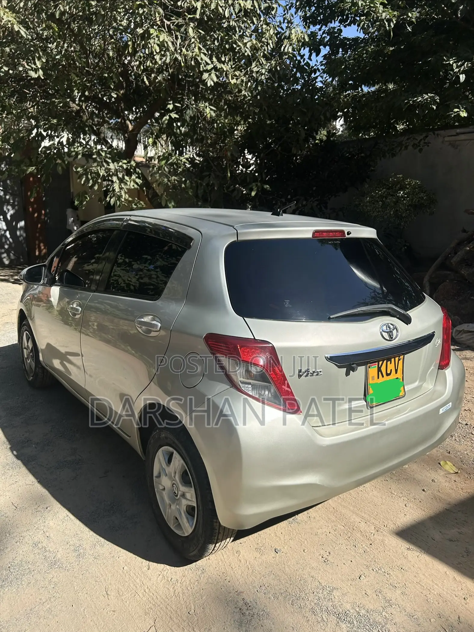 Toyota Vitz 2013 Gold