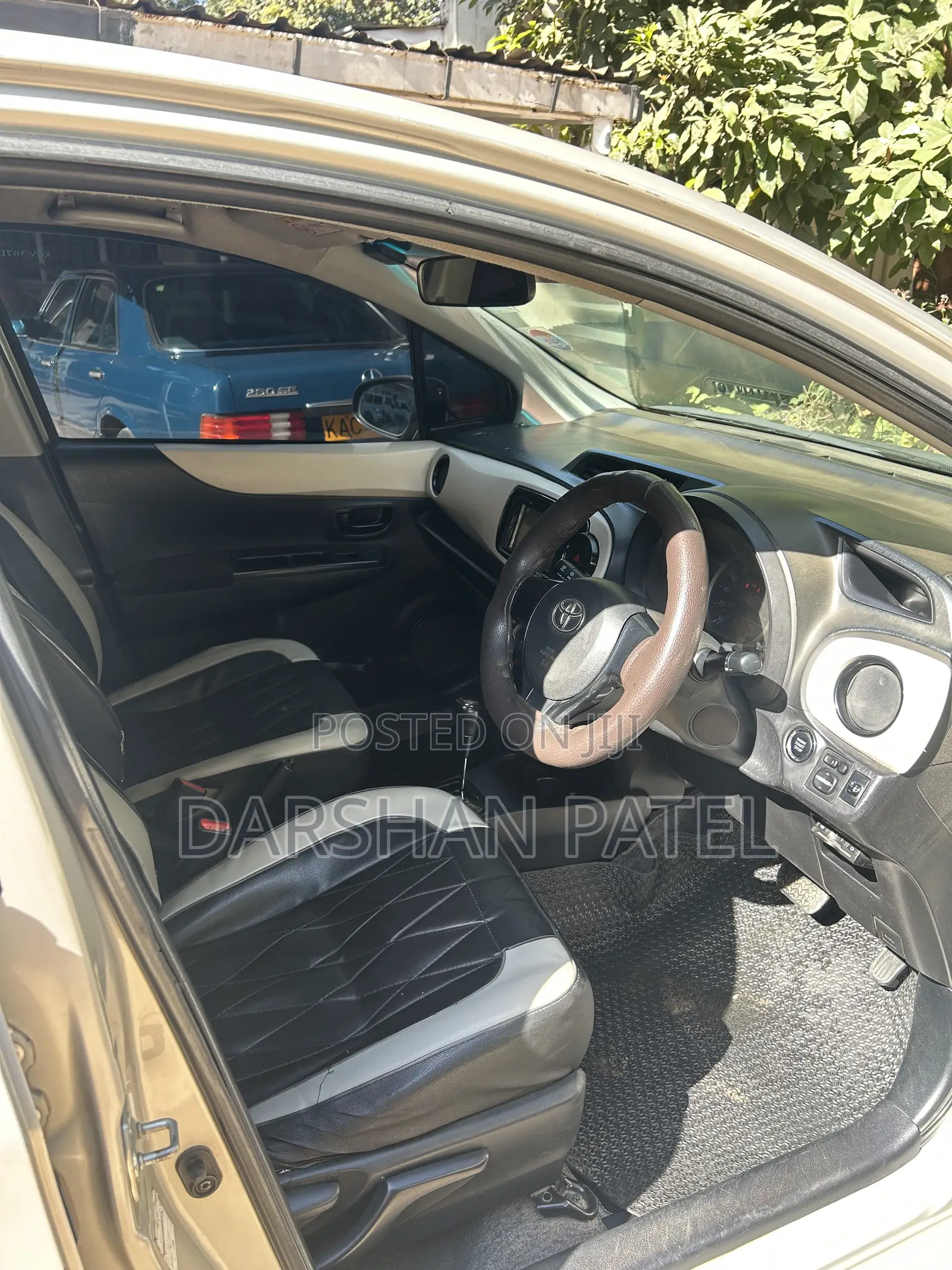Toyota Vitz 2013 Gold