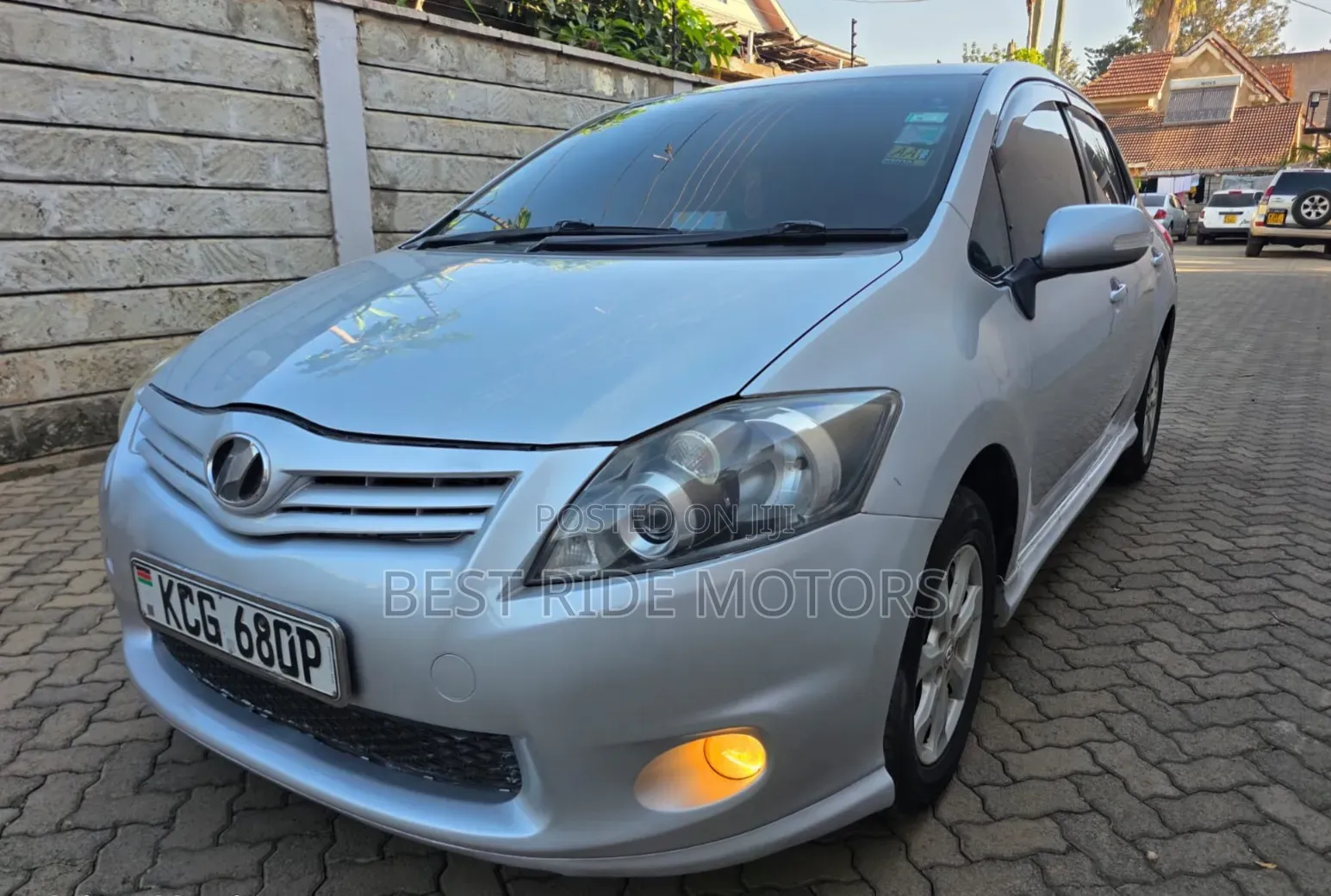 Toyota Auris 2010 Silver