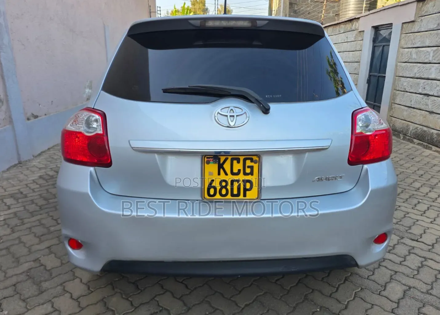 Toyota Auris 2010 Silver