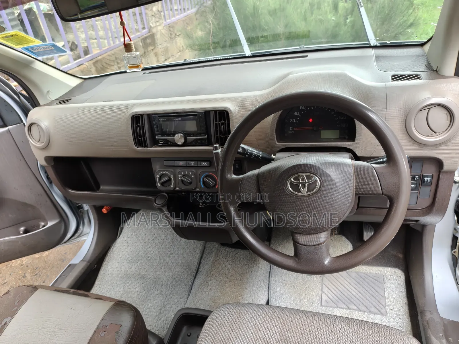 Toyota Passo 1.0 FWD 2015 Silver