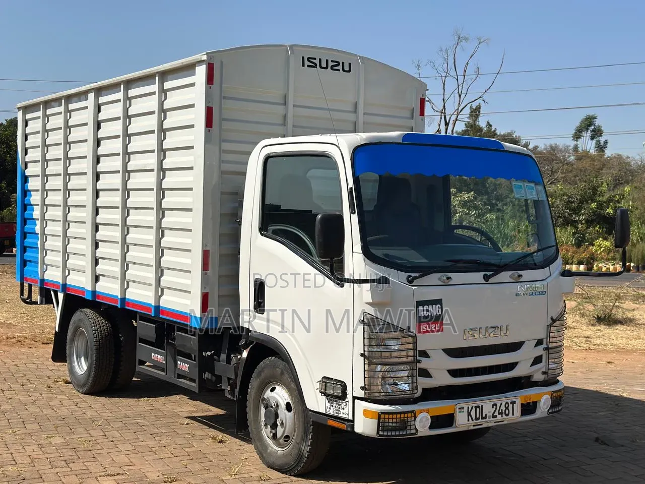 Isuzu NMR Closed