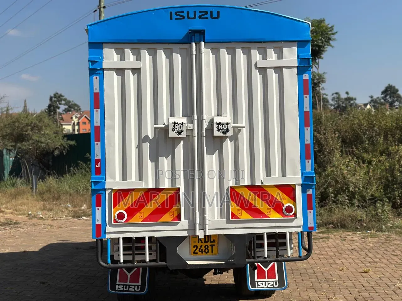 Isuzu NMR Closed