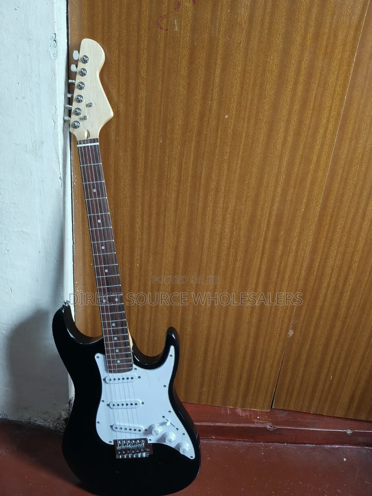 Black Electric Guitar – Great Sound Stylish Design