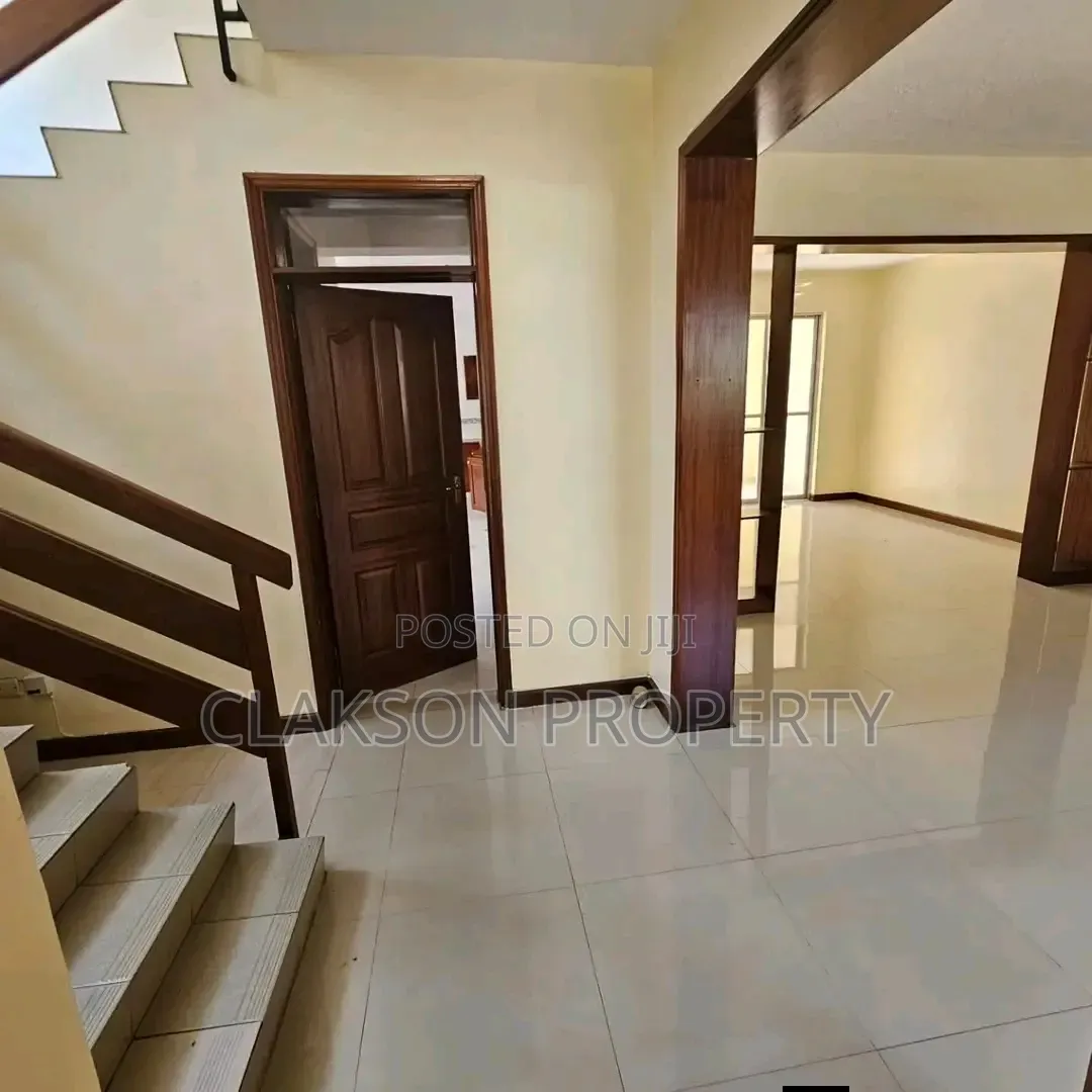 4bdrm Townhouse/Terrace in Lavington Atheru, Valley Arcade for sale
