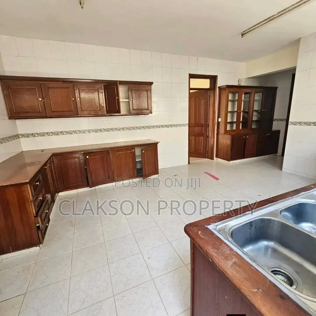4bdrm Townhouse/Terrace in Lavington Atheru, Valley Arcade for sale