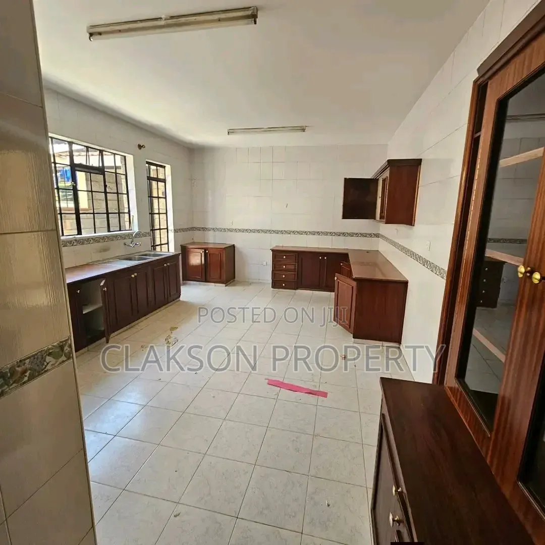 4bdrm Townhouse/Terrace in Lavington Atheru, Valley Arcade for sale