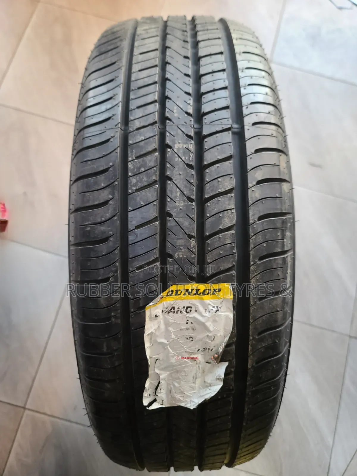 225 /55 R19 Dunlop Tyres 99v Grandtrek Pt5 Made in Japan