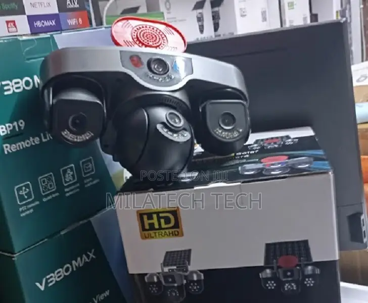 Triple Lens 4G SIM Card CCTV Camera With Siren