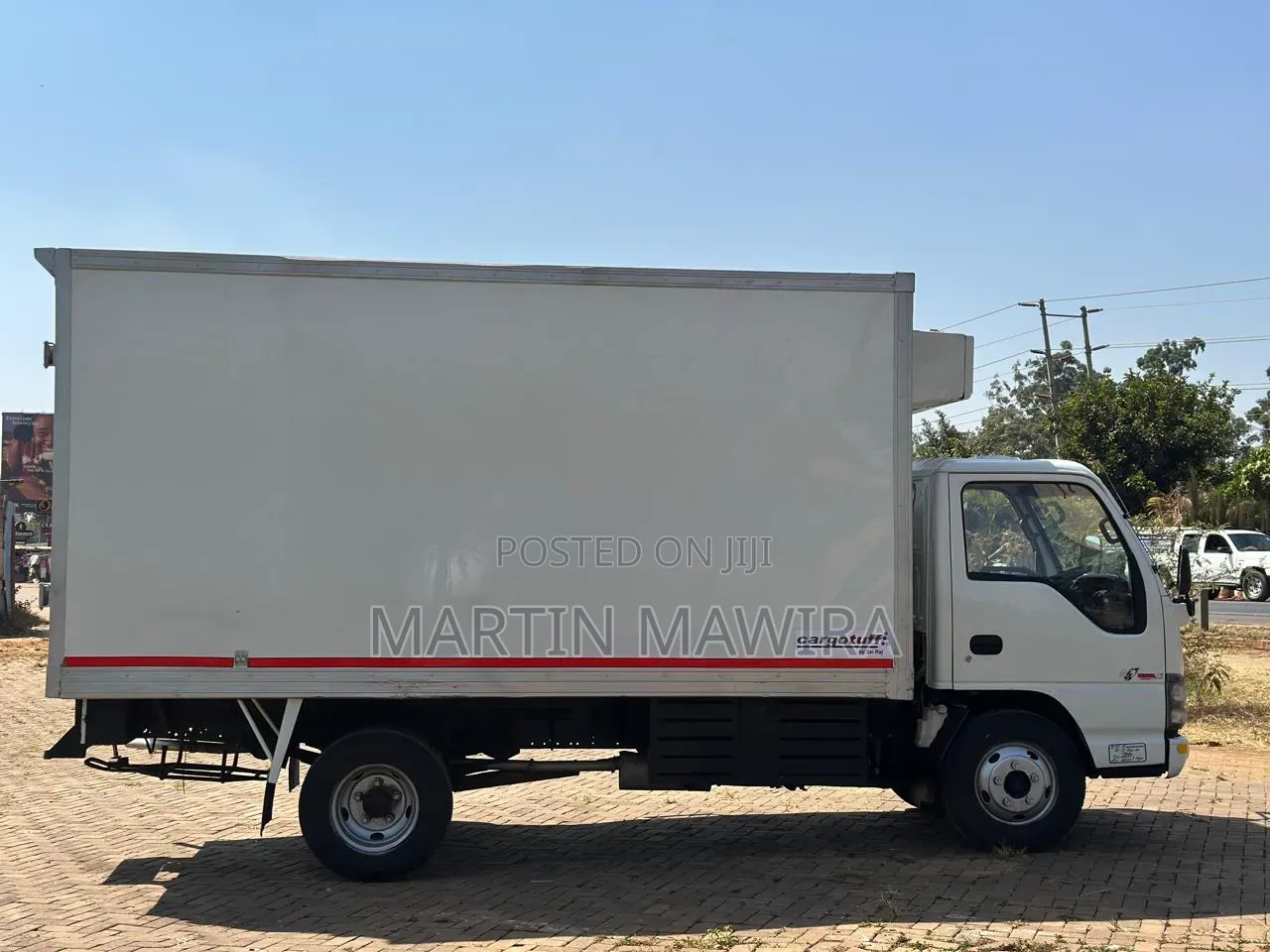 Isuzu NKR Covered