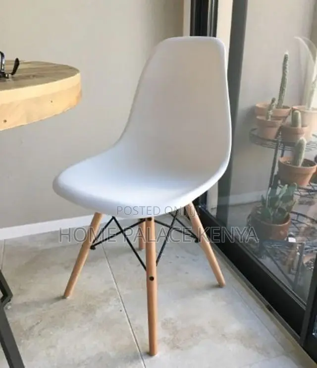 Eames Chair; Designer Eames Inspired Dining Chair for Modern Homes