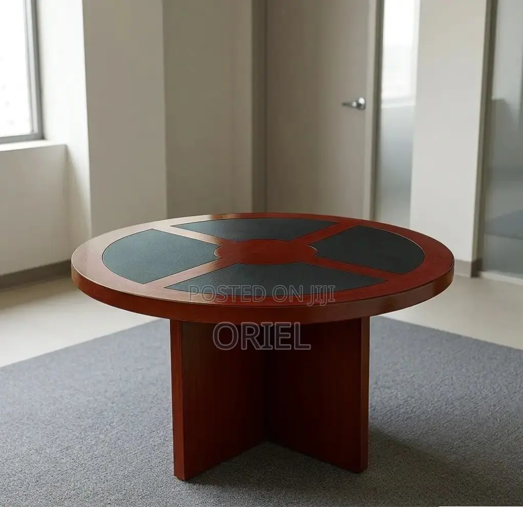 Boardroom Table : Round Meeting 4-Seater Conference Table