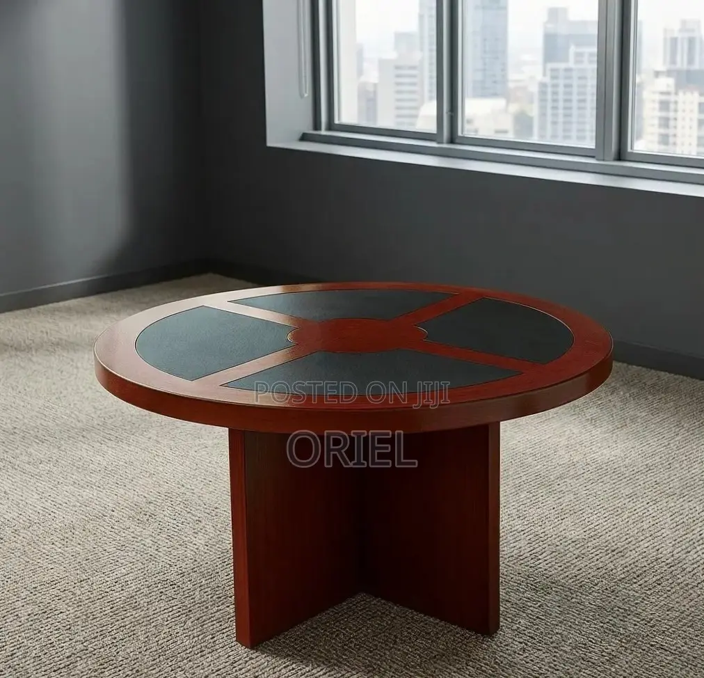 Boardroom Table : Round Meeting 4-Seater Conference Table