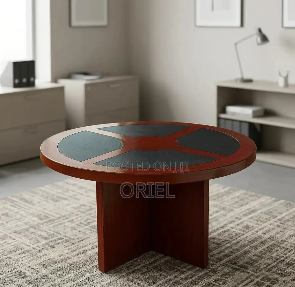 Boardroom Table : Round Meeting 4-Seater Conference Table