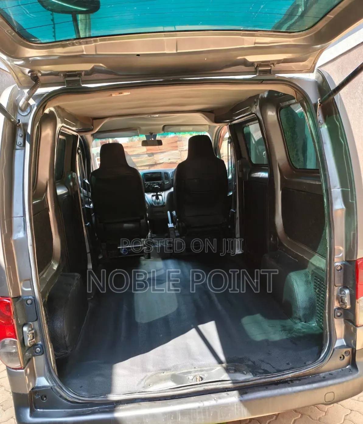 Nissan NP200 2012 Gray