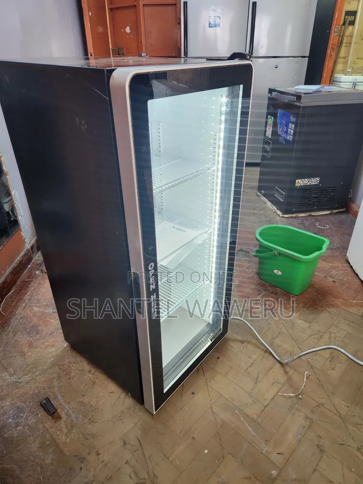 Brand New Sanden Display Fridge 180litres