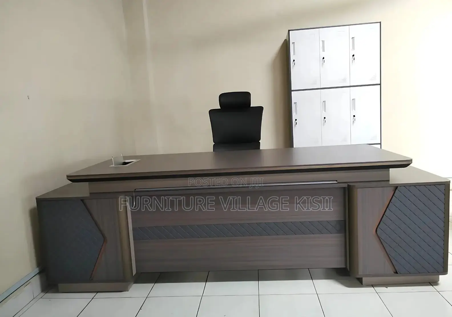Office Desk: Excutive L-Shaped Desk 240Cm