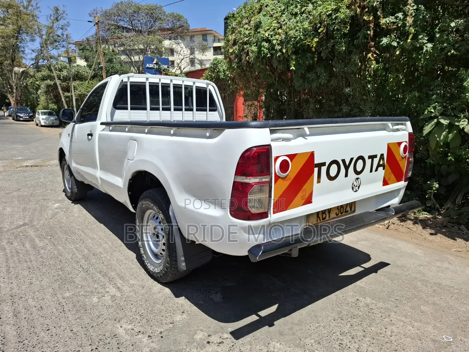 Toyota Hilux 2013 Off white