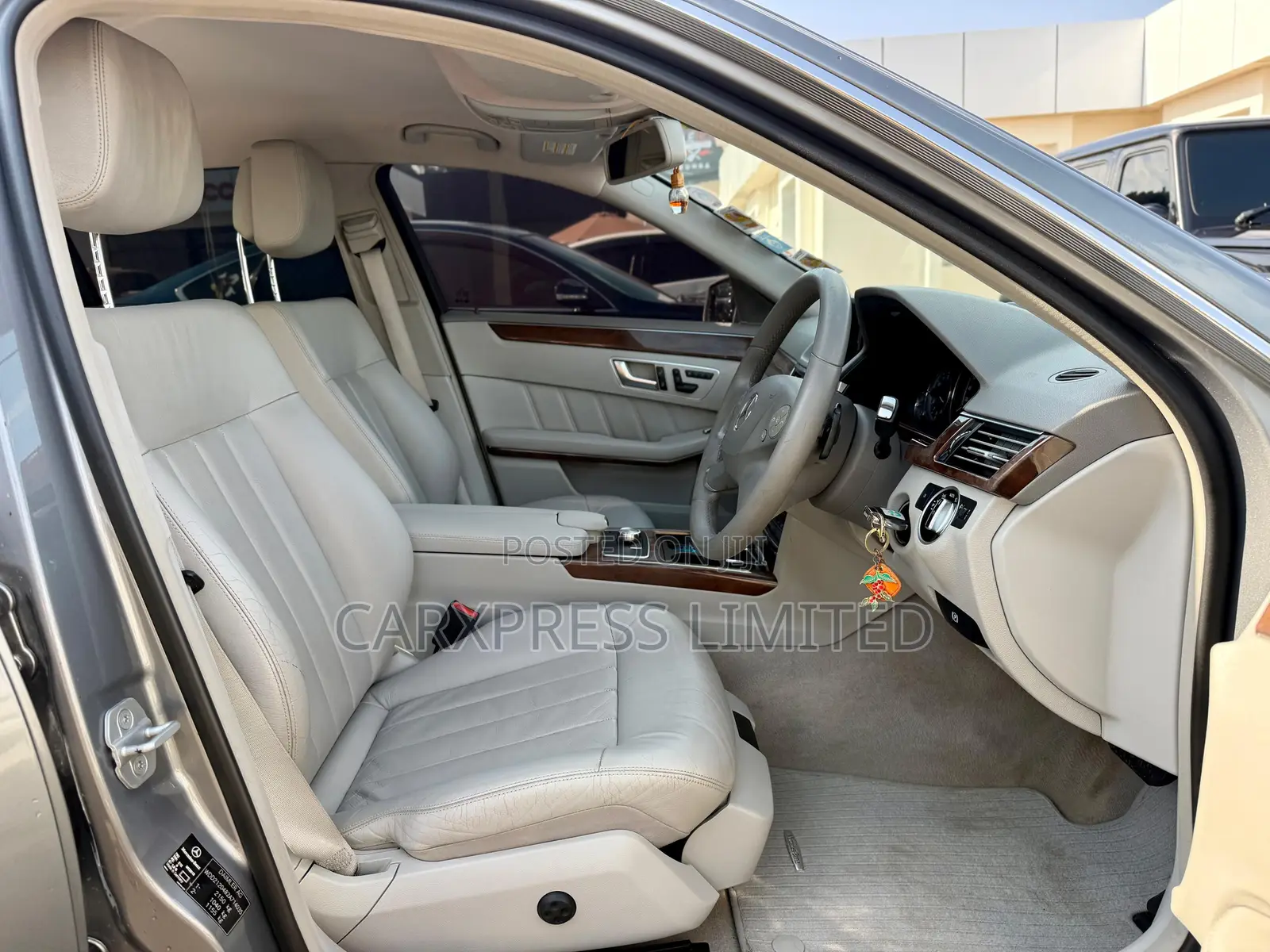 Mercedes-Benz E200 2013 Gray