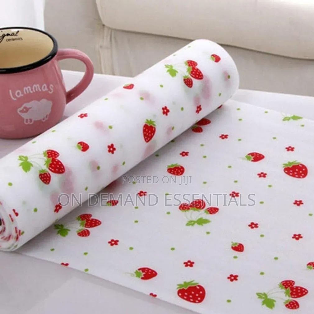 Strawberry-Patterned Drawer Liner Mat Size:30 by 500 Cm