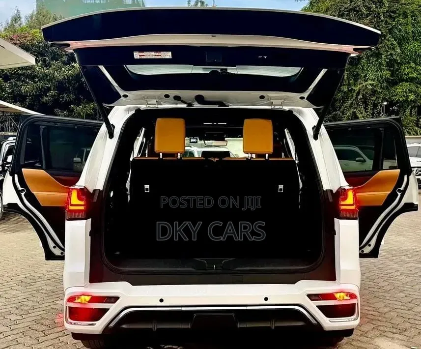Lexus LX 2023 Pearl