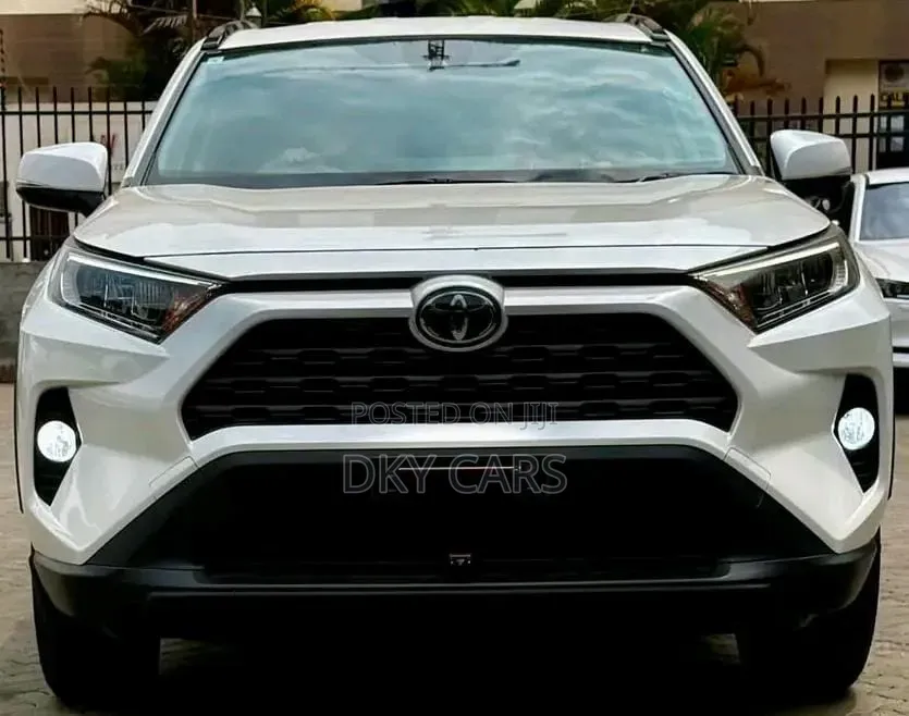 Toyota RAV4 2019 White