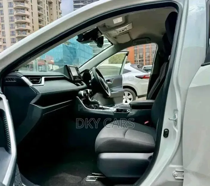 Toyota RAV4 2019 White