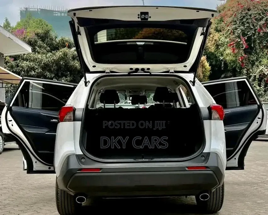 Toyota RAV4 2019 White