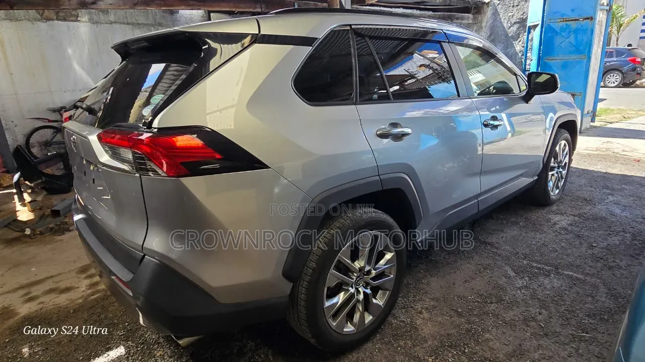 Toyota RAV4 2019 Silver