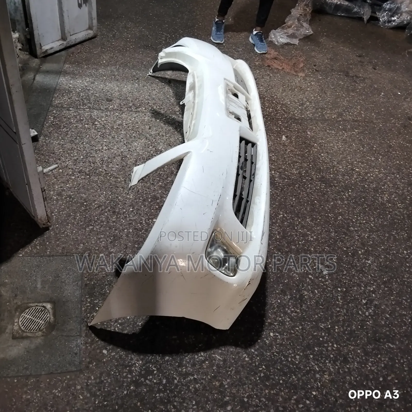 Toyota Crown Model 2012 Front Bumper Complete With Fog Lamps, Ex Japan