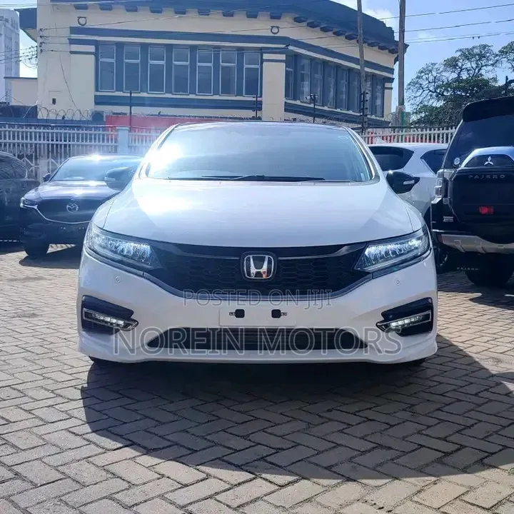 Honda Jade 2019 White