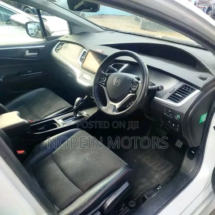 Honda Jade 2019 White
