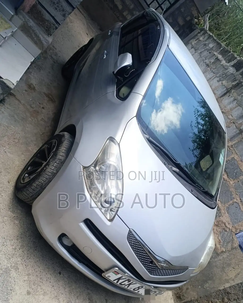 Toyota Ractis 2009 Silver