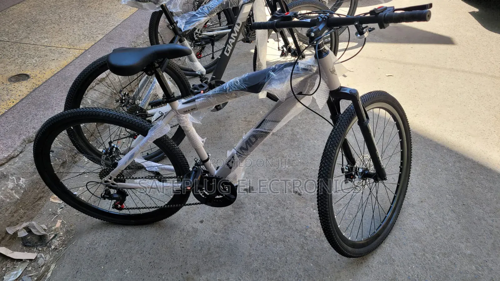 26-Inch Mountain Bike – Strong Durable Off-Road Bicycle
