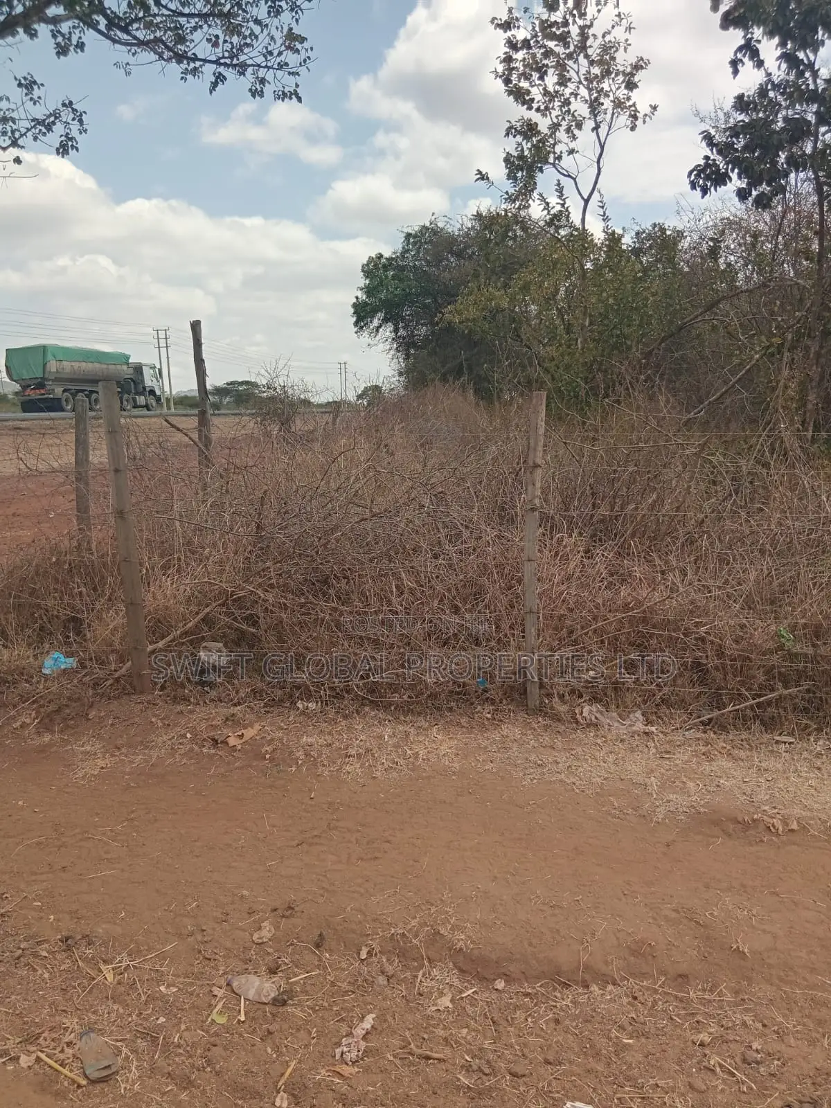 5 Acres Touching Mombasa-Nairobi Road in Sultan Hamud Is for Sale