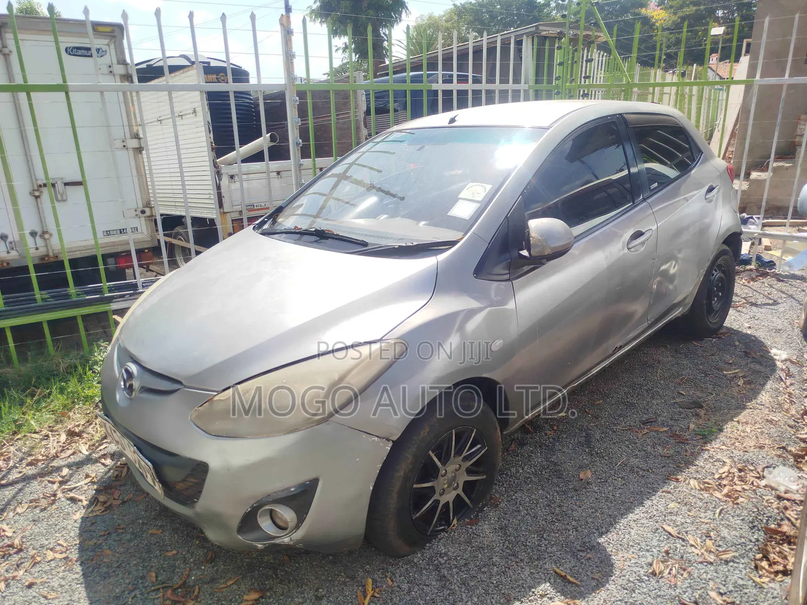 Mazda Demio 2011 Silver